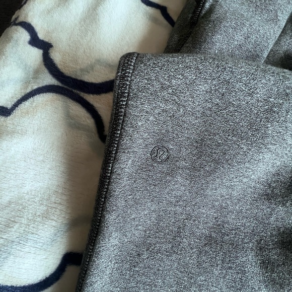 LULULEMON - Picture 2 of 6